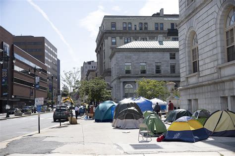 Portland to set up homeless villages with electricity