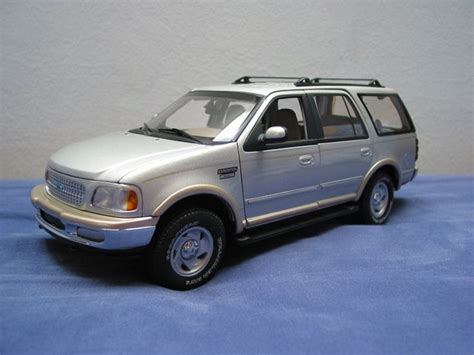 UT Diecast Model Cars | Ford Expedition UT Models 1:18 scale diecast ...