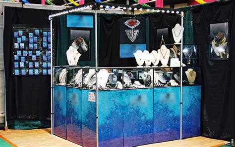 Jewelry display lighting that dazzles | LED Trade Show Lighting