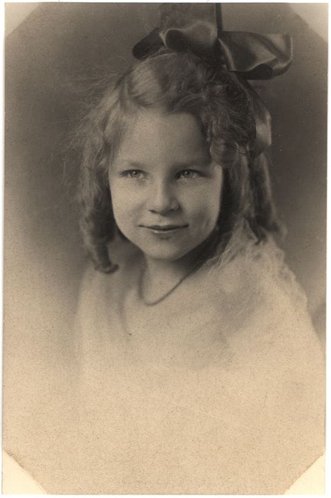 File:Vintage girl in curls with bow, 1st pose.jpg - Wikimedia Commons
