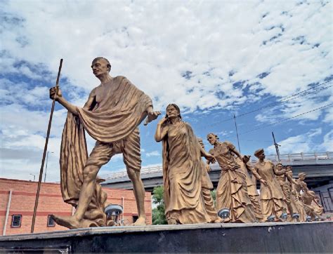 This statue of Mahatma Gandhi's Dandi March tells the story of courage ...