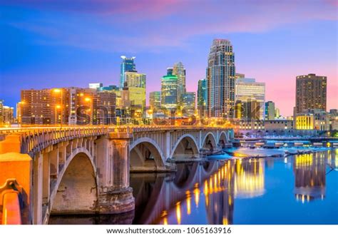 3,142 Minneapolis Skyline Images, Stock Photos, 3D objects, & Vectors | Shutterstock