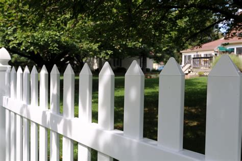 Vinyl Fence Styles & Colors | Finding the Right Vinyl Fence for You