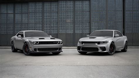 Dodge Boys: Charger vs. Challenger – A Comparison of Modern Muscle Cars ...