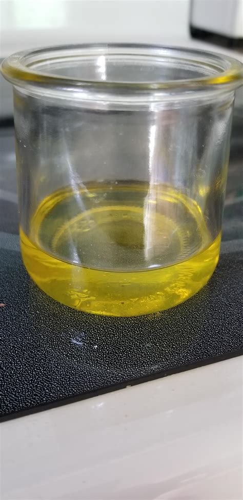 Friend wants to know if his naphtha extraction should be this color : r/dmtguide