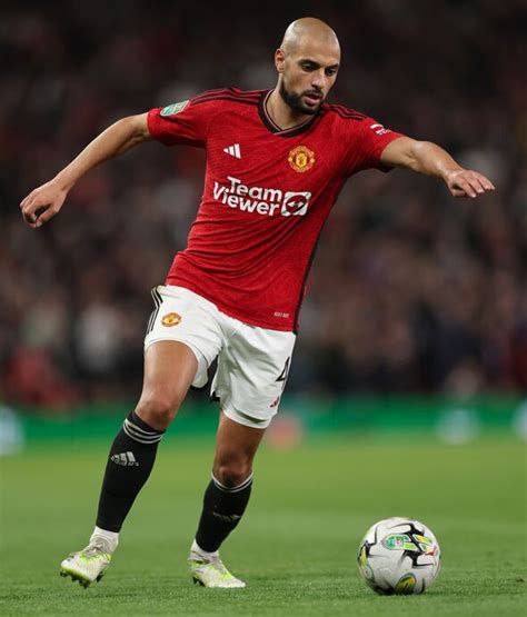 Man Utd news: Sofyan Amrabat shuts down Liverpool transfer talk and teases permanent move ...