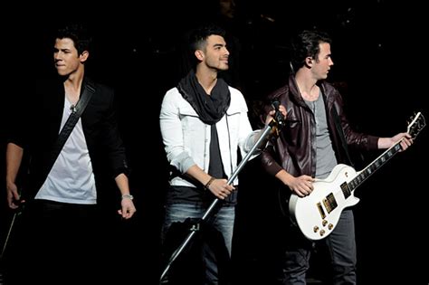 Jonas Brothers Hint at Reunion, Post New Live Video