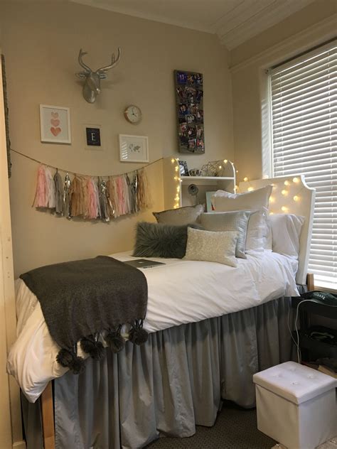 My dorm at Tulane University—Josephine Louise Hall | Dorm, Dorm room decor, Dorm rooms