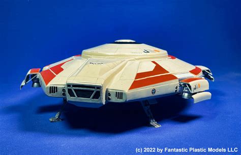 J2 from Netflix Lost in Space - Fantastic Plastic Models