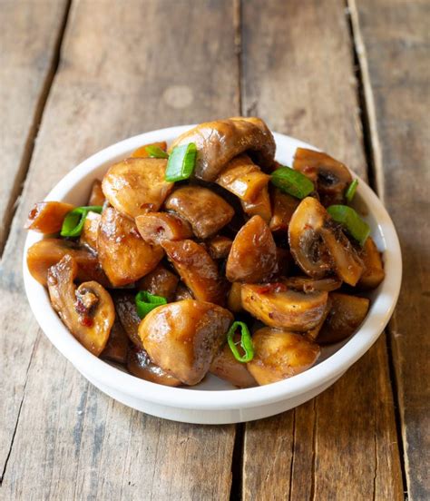 Stir-Fried Asian Mushroom Recipe (VIDEO) - A Spicy Perspective