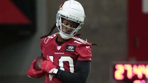 Arizona Cardinals' DeAndre Hopkins responds to holding out speculation