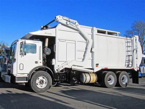 Front load garbage truck - eventstews