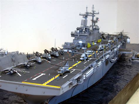 Mikrokosmos: USS Wasp Gallery models, USS Fort Worth Bronco models, 1/ ...