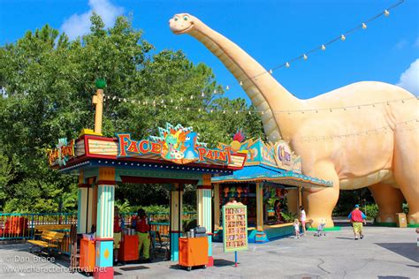 Dinoland U.S.A. at Disney Character Central