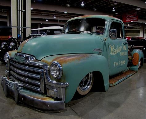 Green GMC truck | Classic pickup trucks, Vintage pickup trucks ...