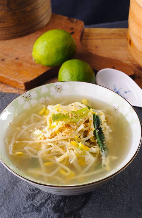 Korean Bean Sprout Soup Recipe (Kongnamul Gook)