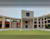 Dr. Subhash University, Junagadh Faculty: Reviews, Experience, Strength & Teaching methodology