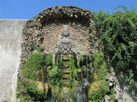 Villa D Este Garden with Fountains and Antique Statues Stock Photo - Image of deste, creatures ...