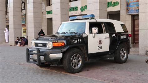 Review Mobil Toyota FJ Cruiser : Mobil Elite Polisi Arab Saudi 1,2 M ...