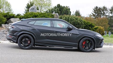 2023 Lamborghini Urus spy shots: Mid-cycle update for high-riding ...