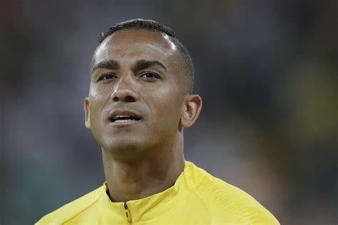 Danilo vê "momento ideal" para assumir titularidade da lateral da Seleção e mira Copa de 2022 ...