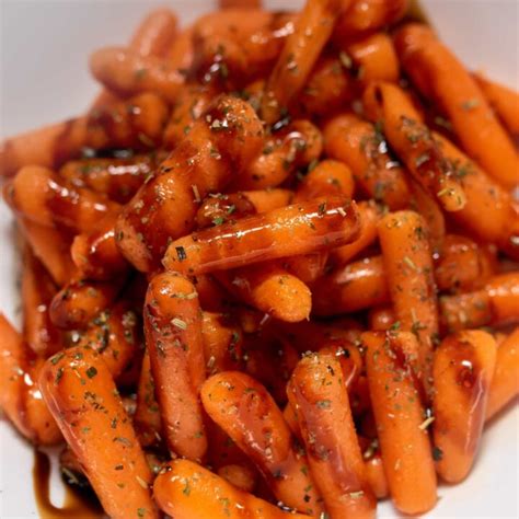 Brown Sugar Glazed Baby Carrots - RecipeMagik