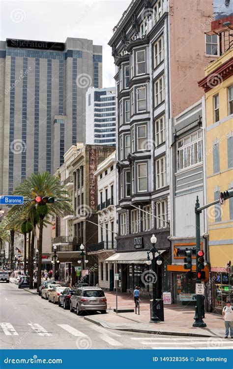 St Charles Avenue, New Orleans Editorial Photo - Image of street, cars: 149328356