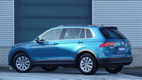 Volkswagen NEW Tiguan Comfortline 2019 Caribbean Blue metallic walk around & detail inside - YouTube