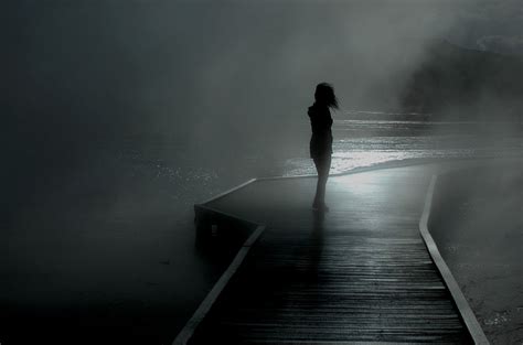 Wallpaper Girl, Rain, Walk, Mood, Pier, Fog - Girl Walking In The Rain - 1600x1058 Wallpaper ...