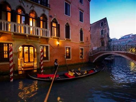 The Best Venice Hotels with Pool – Swim in the Floating City | MORE LIFE IN YOUR DAYS