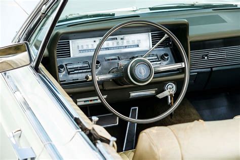 1967 Lincoln Continental Convertible - Sadeaalaradio