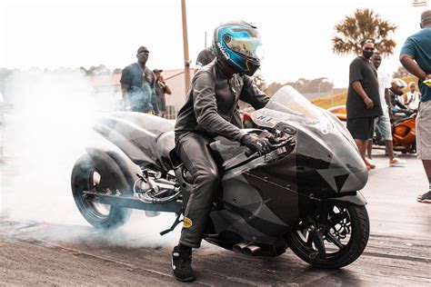 Asphalt & Opportunity - The Return of Motorcycle Drag Racing - SportBikes Inc Magazine