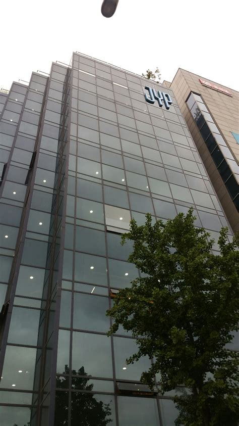 Here's A First Look At JYP Entertainment's Nearly-Completed New Building