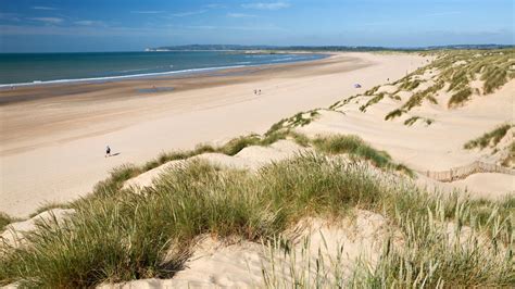 Council hikes car park by beach to £30 - sparking fury amongst ...