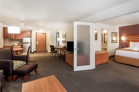 Wingate by Wyndham Calgary South | Calgary, AB Hotels