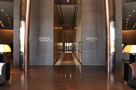 Armani y su hotel en Dubái personificados en un refinado barniz ...