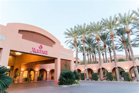 North Scottsdale Suites with Balcony | Scottsdale Marriott at McDowell ...