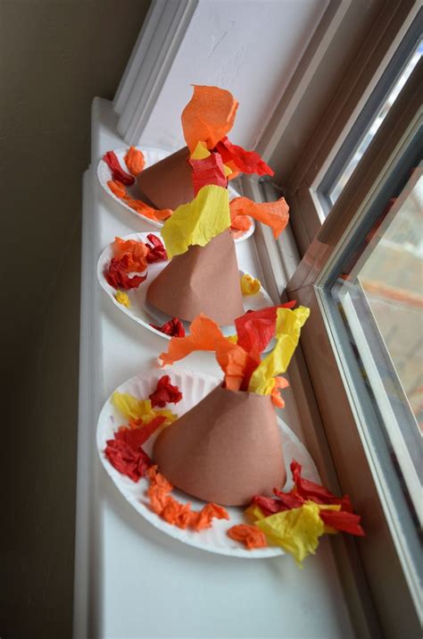 Volcano craft paper plate, brown construction paper, red, orange, yellow streamers | volcano ...