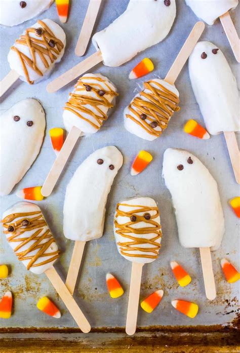 Halloween Banana Popsicles {Healthy and Fun!} - WellPlated.com