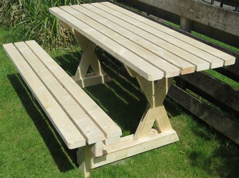 Awesome 2-in-1 Picnic Table and Bench: 7-Step Project