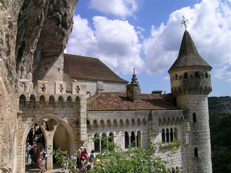 Les villes sanctuaires en France | Brousse le chateau, Chateau france, Dordogne