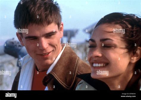 40 jours et 40 nuits 40 days and 40 nights Year: 2002 USA Josh Hartnett, Shannyn Sossamon ...