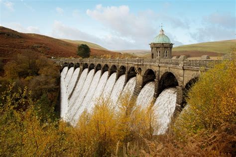 Great British Drives: The Elan Valley, Wales - Green Flag