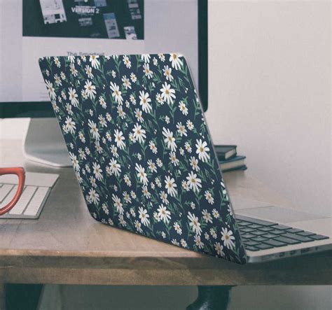 70's Daisy flower laptop skin - TenStickers