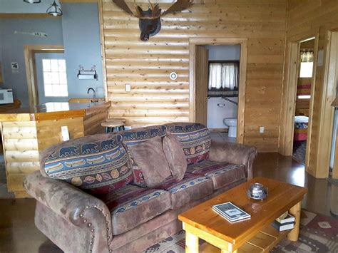 2 Bedroom Cabin – Johnson Lake Cottages