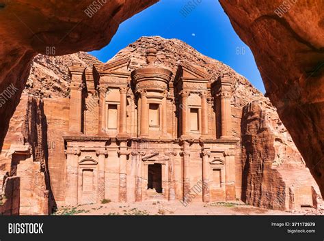 Petra, Jordan. El Deir Image & Photo (Free Trial) | Bigstock