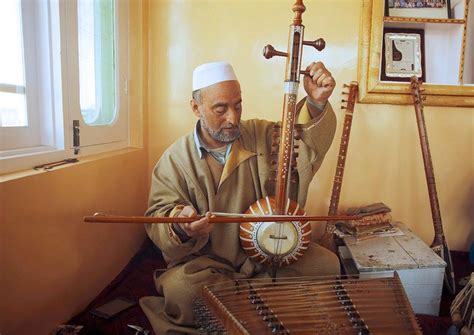 Here’s How Kashmiri Teenage Girls Are Helping Preserve Traditional Sufi ...