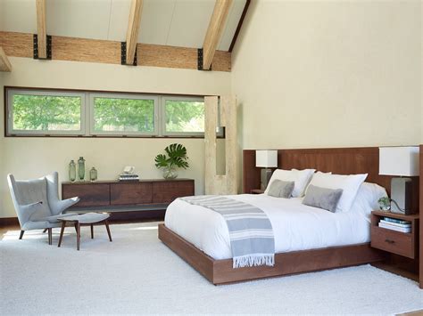 Sagaponack Mid Century Modern Master Bedroom by Allison Babcock LLC on 1stdibs