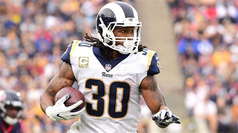 Who Are The Highest Paid NFL Running Backs? | Heavy.com