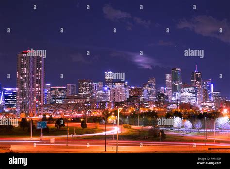 Night scene of the Denver Colorado skyline Stock Photo - Alamy